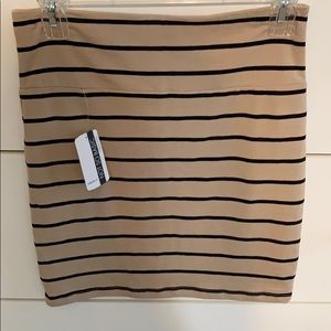 NWT Forever 21 taupe and black skirt
